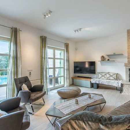 Design And Luxury Villa With Pool Kukci المظهر الخارجي الصورة