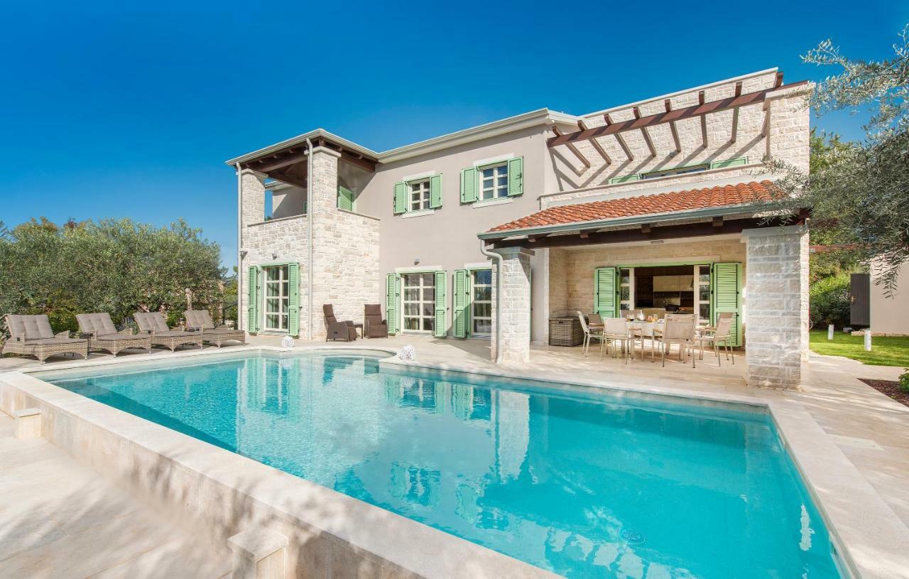 Design And Luxury Villa With Pool Kukci المظهر الخارجي الصورة