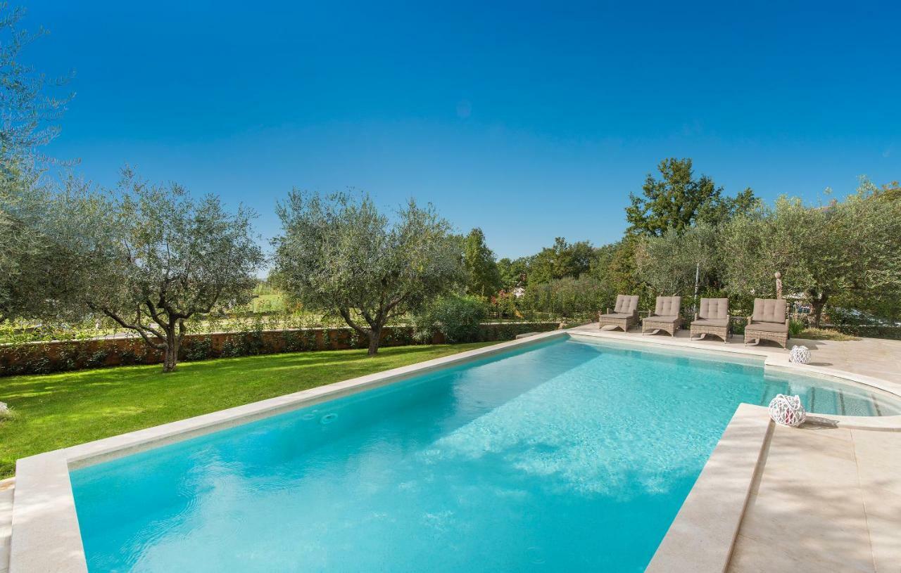 Design And Luxury Villa With Pool Kukci المظهر الخارجي الصورة